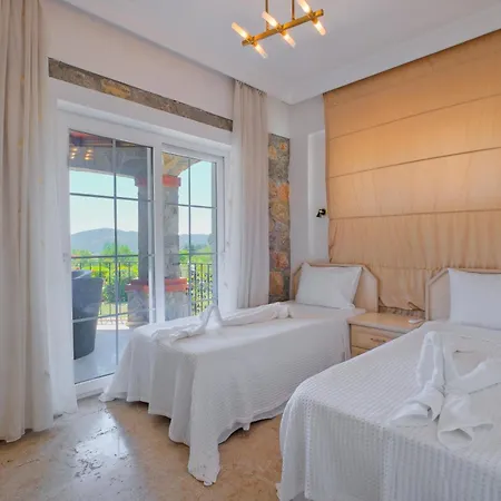 ヴィラ Karandjo フェティエ