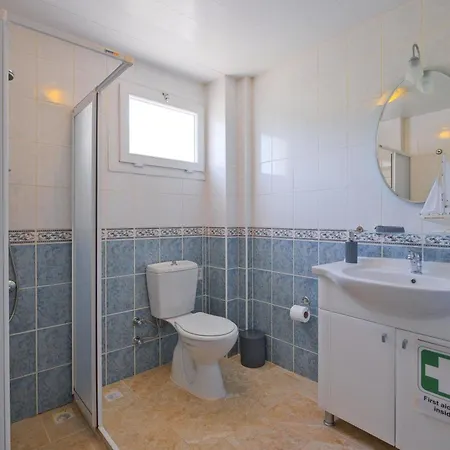 ヴィラ Karandjo フェティエ