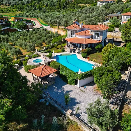 ヴィラ Karandjo *